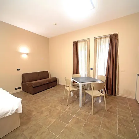 Smeraldo Apartment